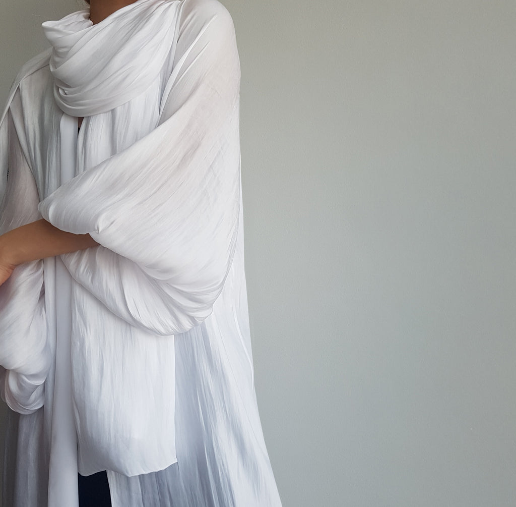 White Abaya (Vol 1)